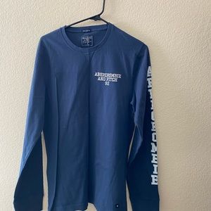 Abercrombie & Fitch Men’s Navy Blue Long Sleeves T-shirt
